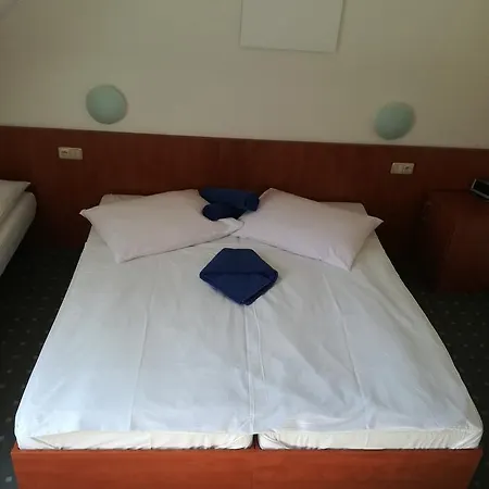 Aparthotel Fojtova Studna 3*